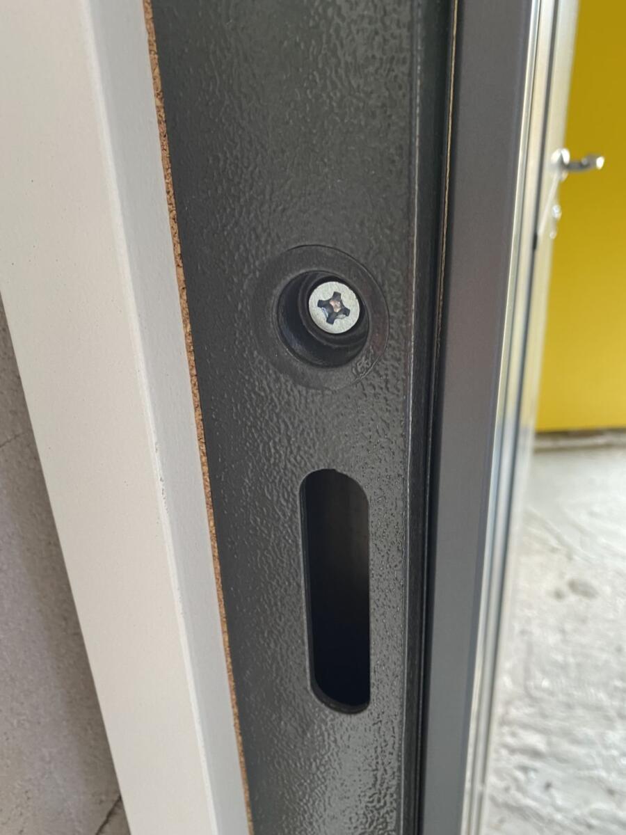 Redfort Marseille Windowed 860 Composite